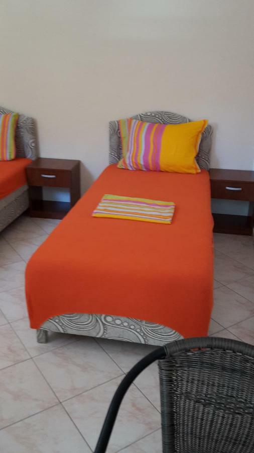 Apartments Music Sutomore Luaran gambar
