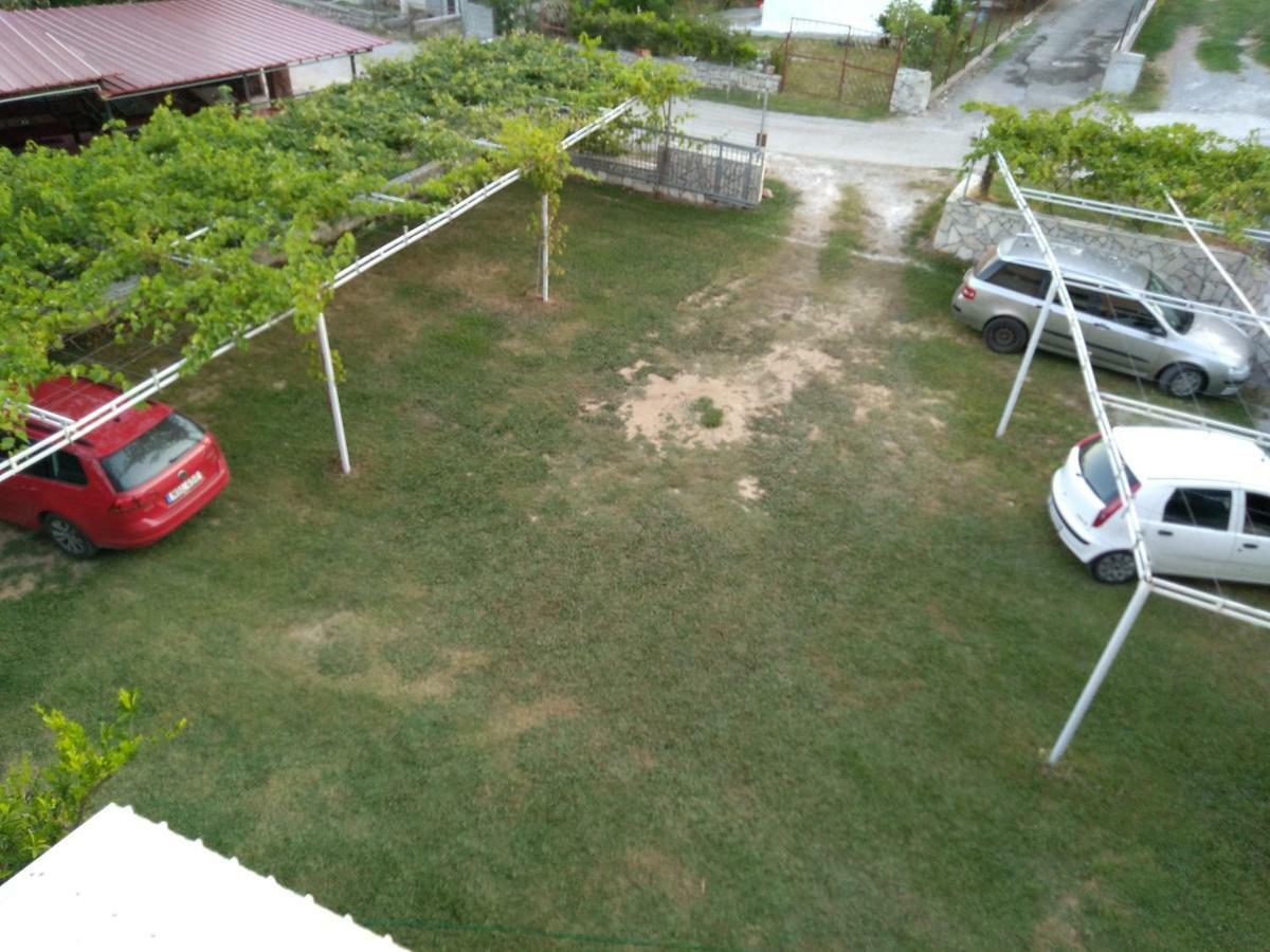 Apartments Music Sutomore Luaran gambar