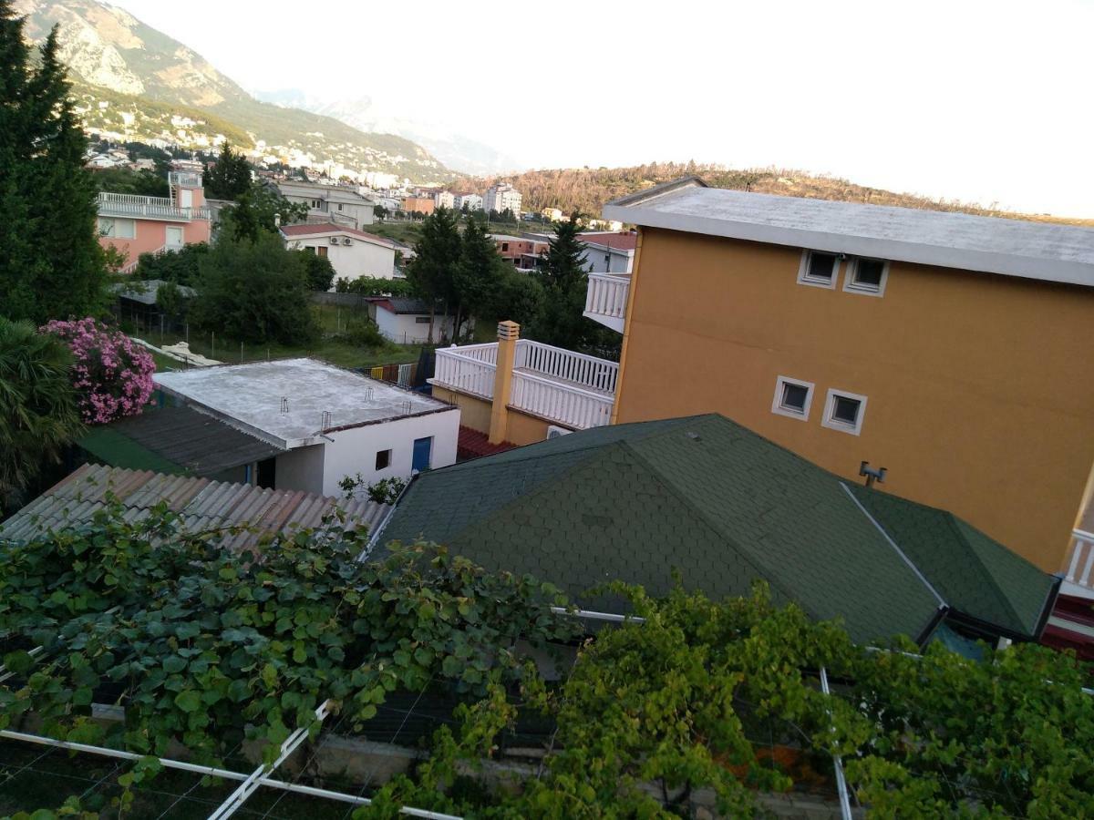 Apartments Music Sutomore Luaran gambar