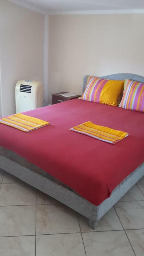 Apartments Music Sutomore Luaran gambar