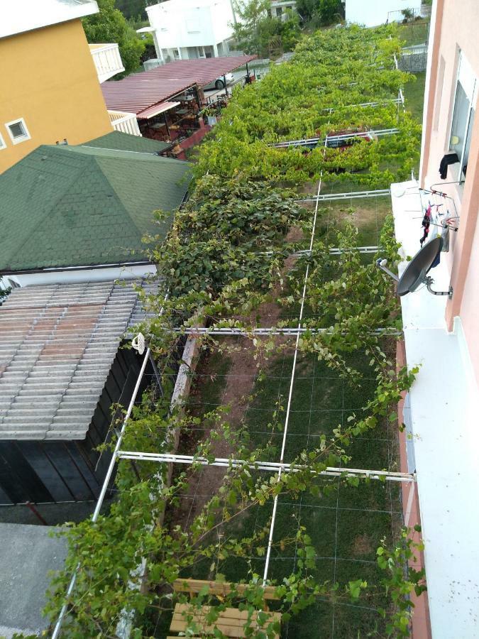 Apartments Music Sutomore Luaran gambar