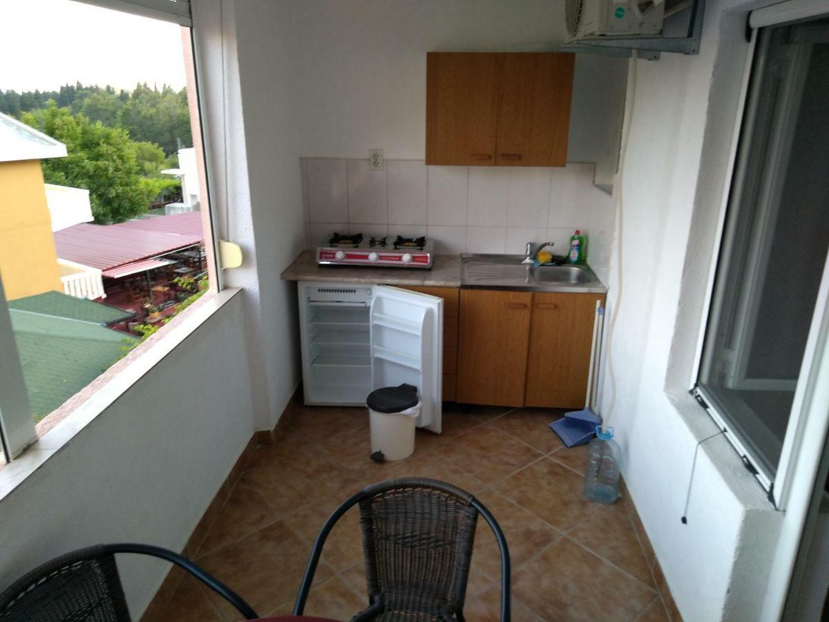 Apartments Music Sutomore Luaran gambar