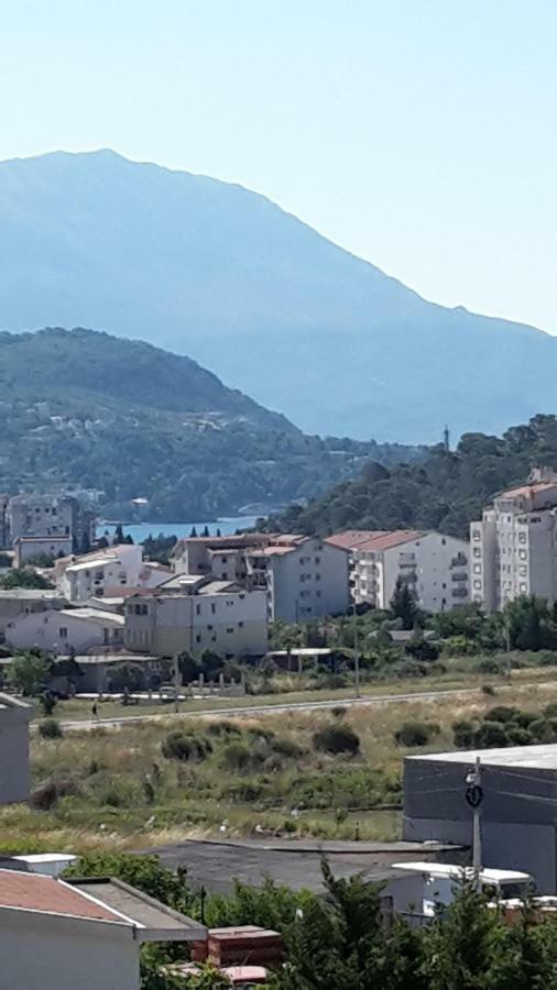 Apartments Music Sutomore Luaran gambar