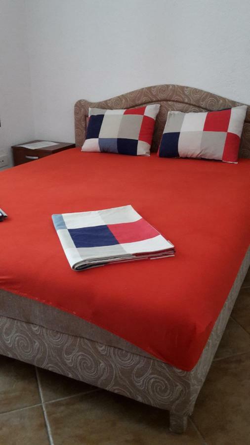 Apartments Music Sutomore Luaran gambar
