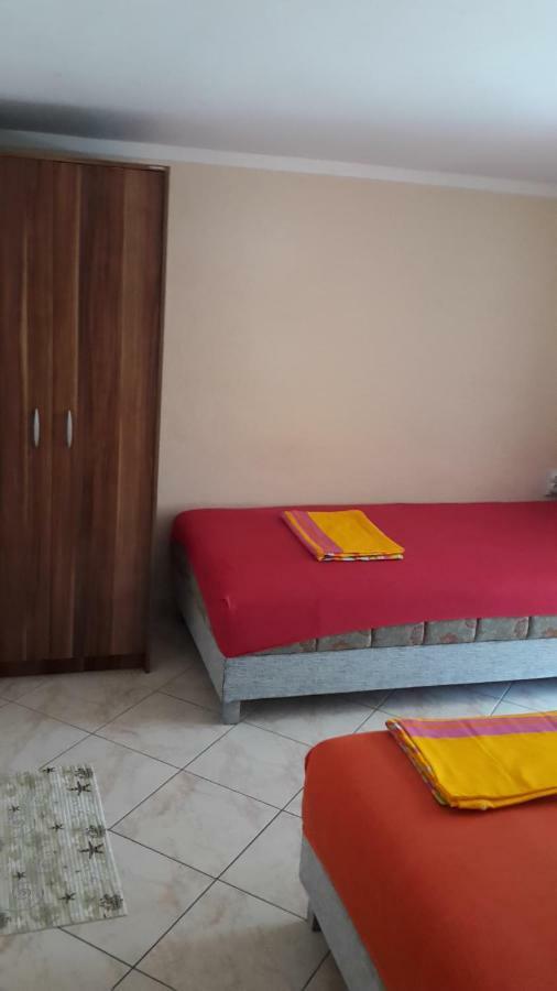 Apartments Music Sutomore Luaran gambar